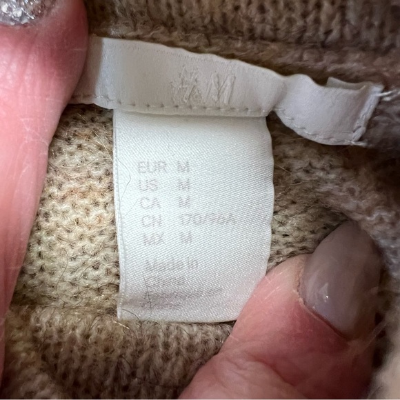 H&M oversized cowl neck sweater beige SZ LG - Picture 5 of 6